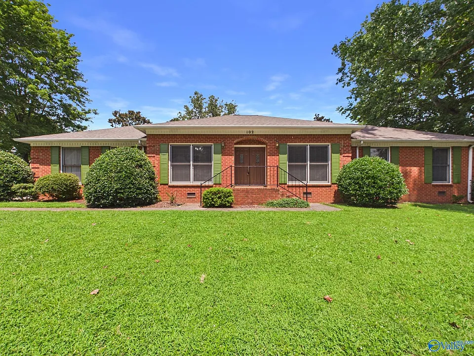 102 Montrose Dr
