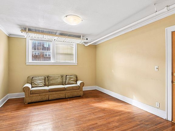 3rd image of 522 Ridgewood Ave APT 9