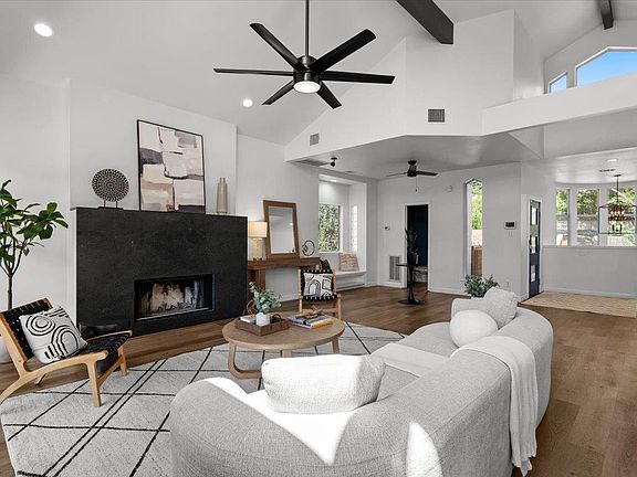 5th image of 210 Finn St