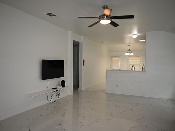 3rd image of 18509 Great Falls Dr