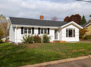 21 Westview Dr, Charlottetown, PE C1A3A4