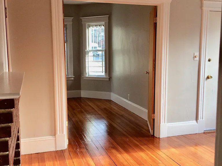 97 Evergreen Ave — Photo 8