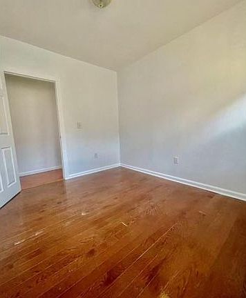 5th image of 10129 113th St Floor 2
