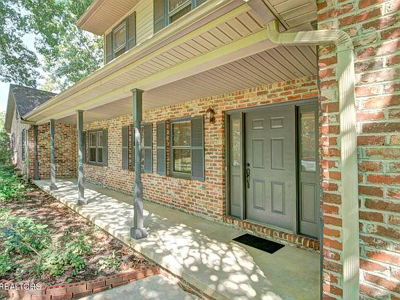 4th image of 7917 Camberley Dr