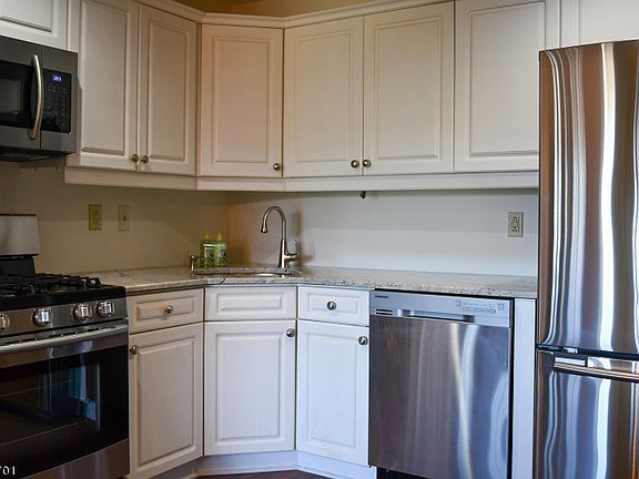 2nd image of 28 Kayser Ln