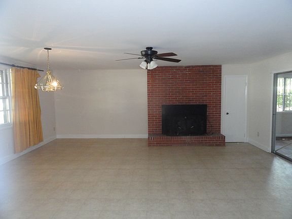 2nd image of 1701 Torrey Dr