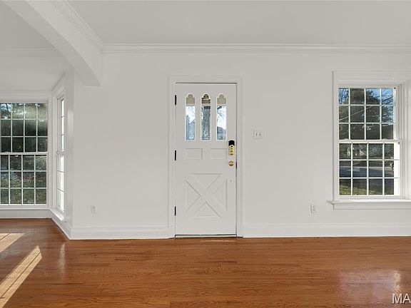 4th image of 9 Holly Dr