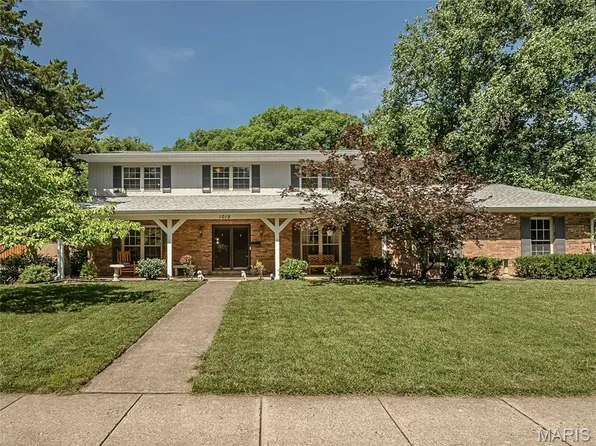 1019 N Smiley St, O'Fallon, IL 62269