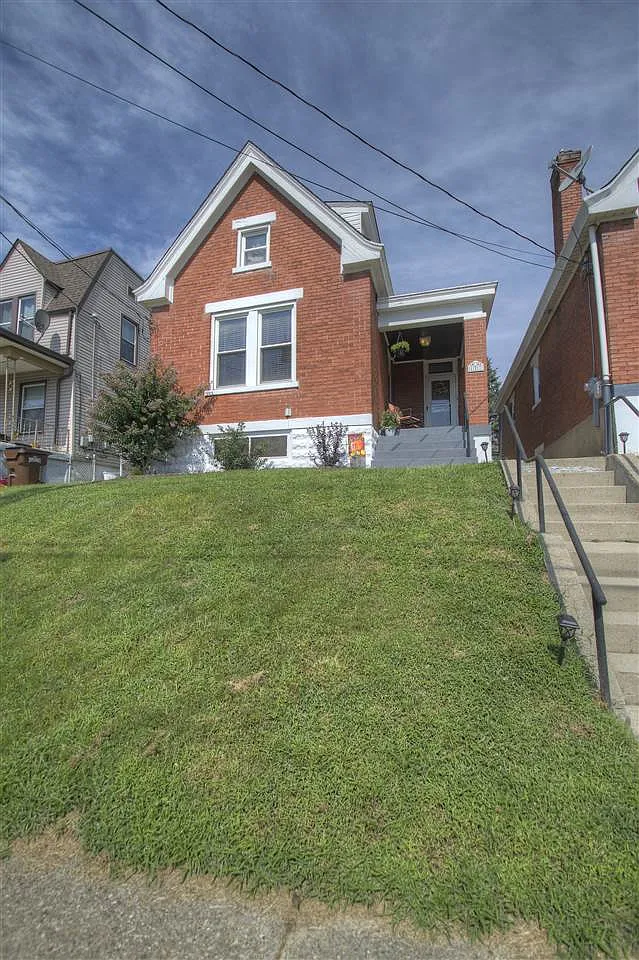 127 16th St photo 1