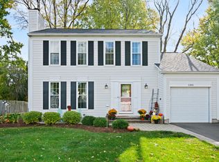 1305 Tanglewood Dr, Algonquin, IL