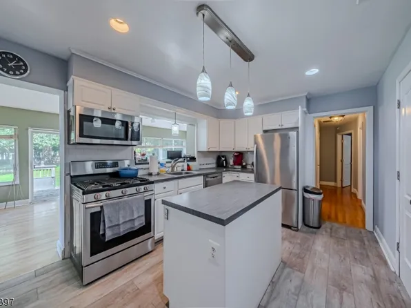 7 Thomas St, Little Falls Twp., NJ 07424