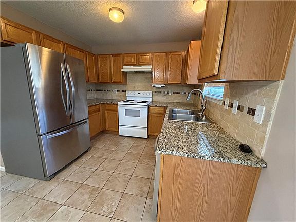 5th image of 17300 Jennifer St