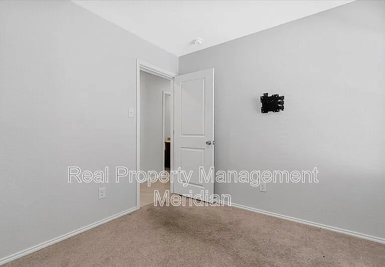 8730 Texas Risinger Dr — Photo 8