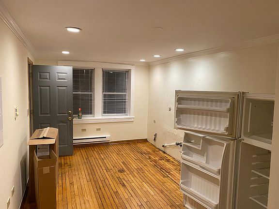 4th image of 1511 W Bryn Mawr Ave #G