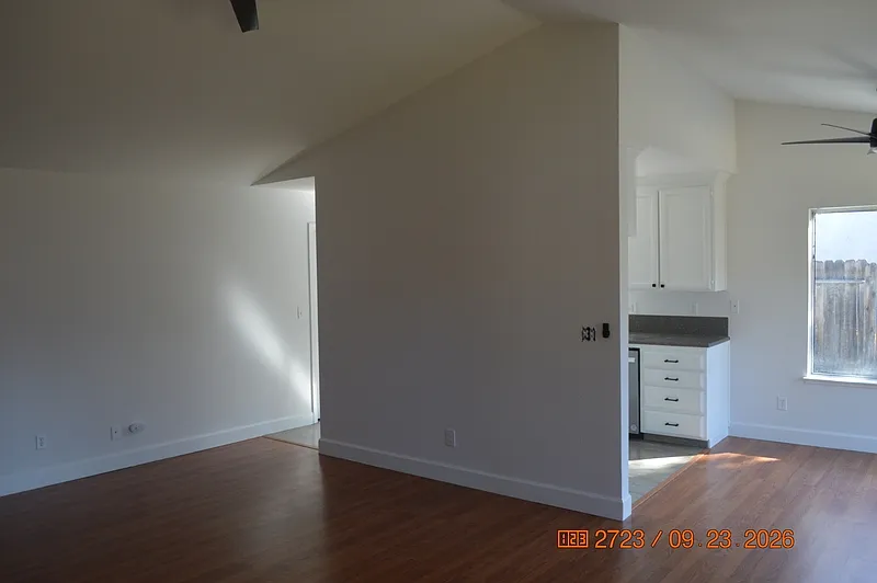 3 bed, 2.0 bath, 1245 sqft, $2,400 — Photo 3