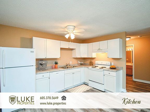3rd image of 405 S Sycamore Ave #307