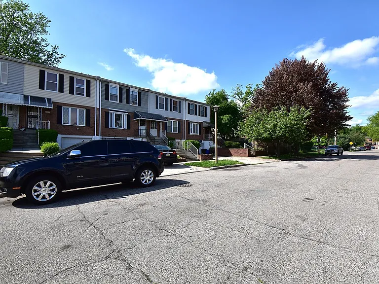 8018 Chelwynde Ave — Photo 43
