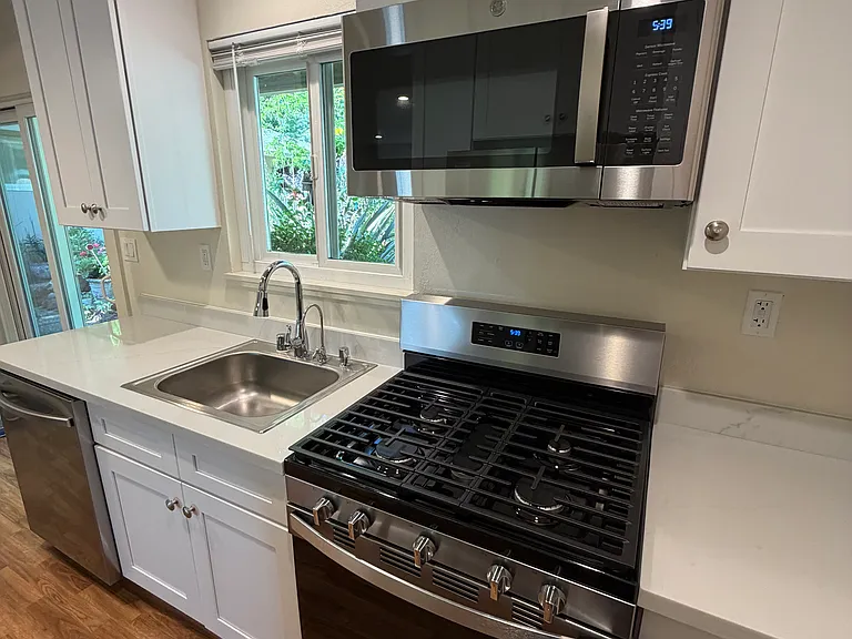 1226 Stevenson St #7 — Photo 8