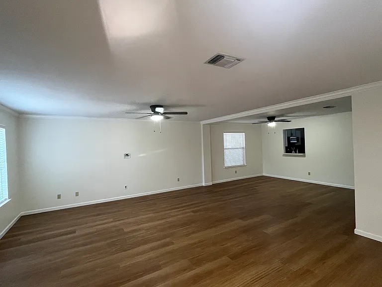 Living/Dining area