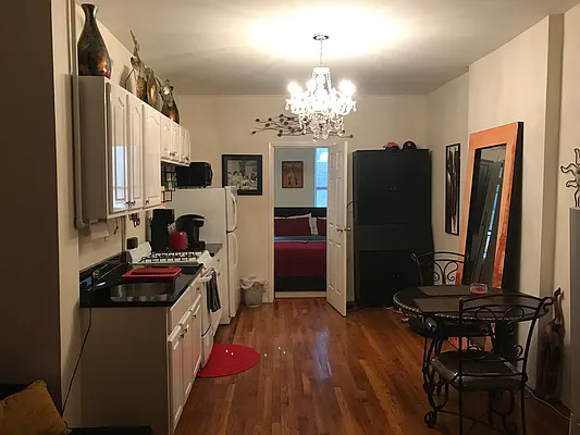 Rented by Salon Realty Corp | media 19