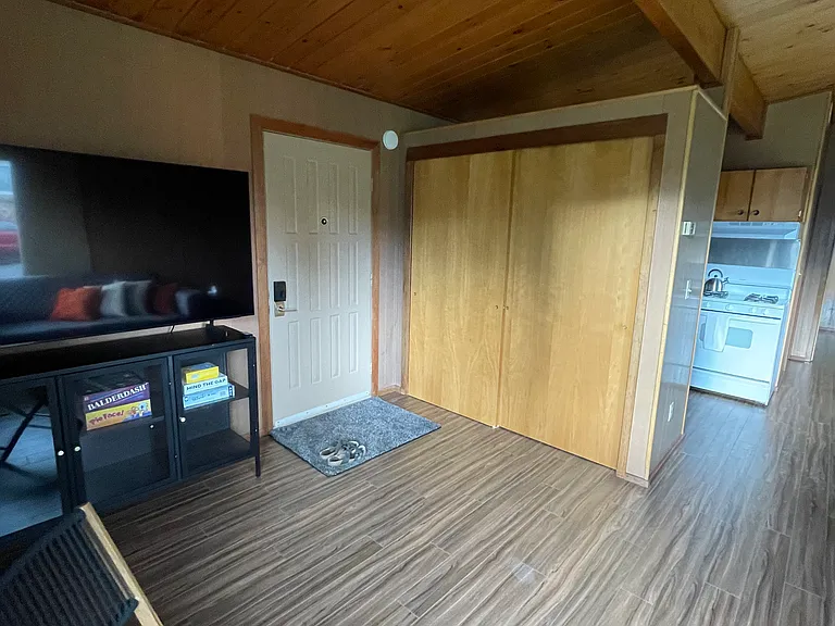 3943 Merrill Dr — Photo 12