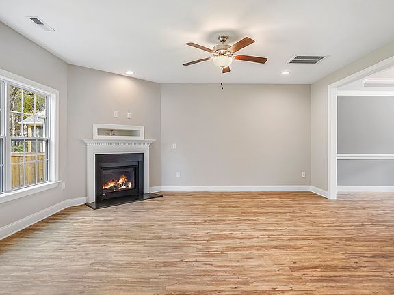 Images of the home are for illustrative purposes only and should never be relied upon