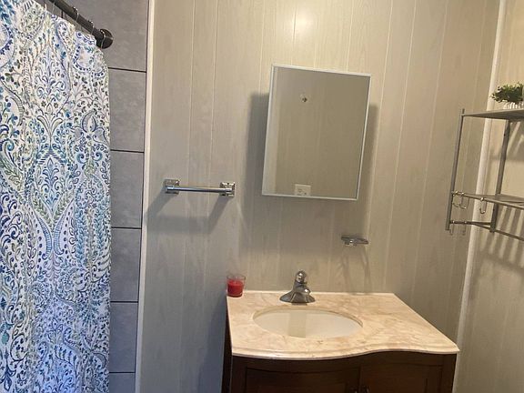 4th image of 600 Cheryl Ln