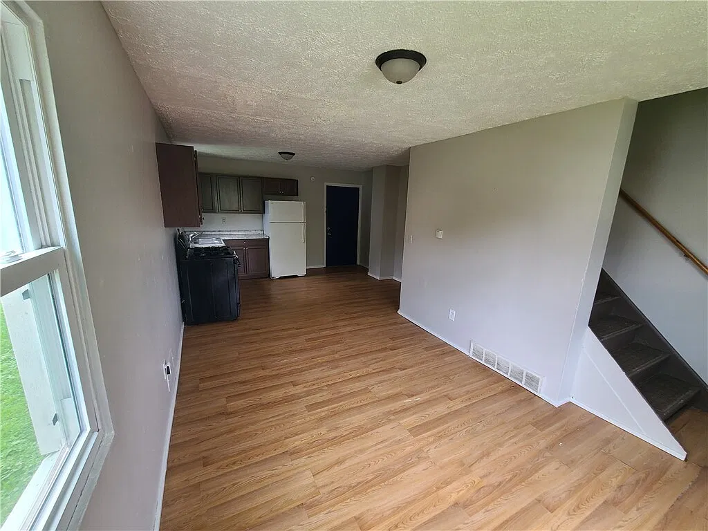 2 bed, $1,400 — Photo 4