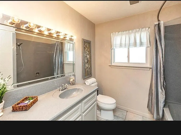 990 Evergreen Ln — Photo 11
