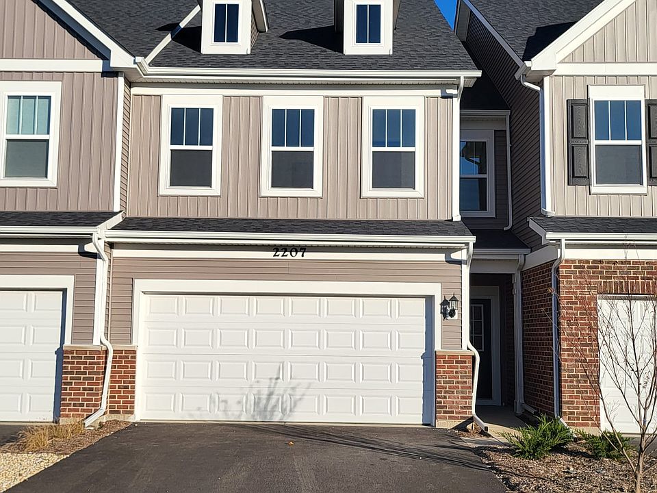 1st image of 2207 Horseshoe Cir