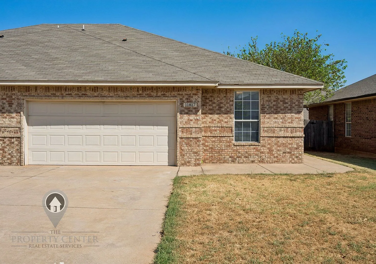 Adorable 3 bed 2 bath duplex in Yukon! *Move-In Special* — Photo 3