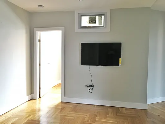 Rented by Bohemia Realty Group | media 20