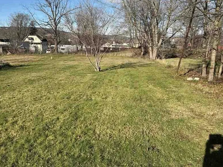 27 Evans St #1F — Photo 11