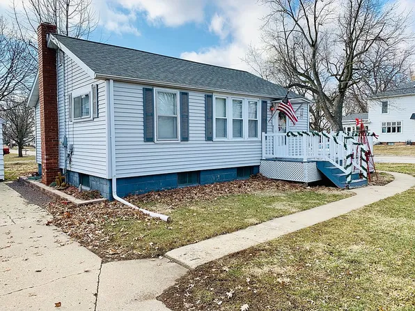 209 S West St, Tremont, IL 61568