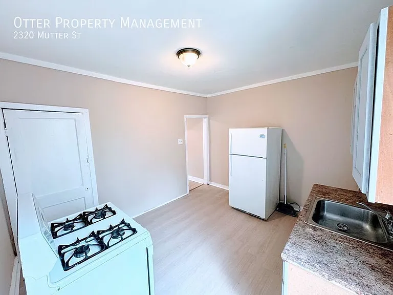 2320 Mutter St — Photo 10