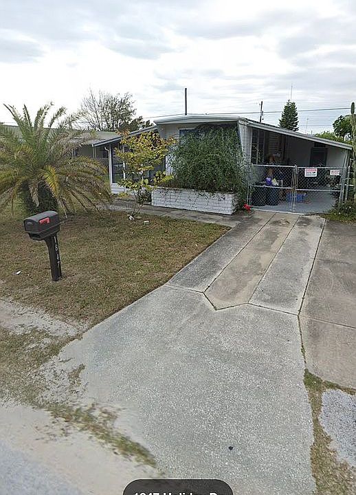 1st image of 1847 Holiday Dr
