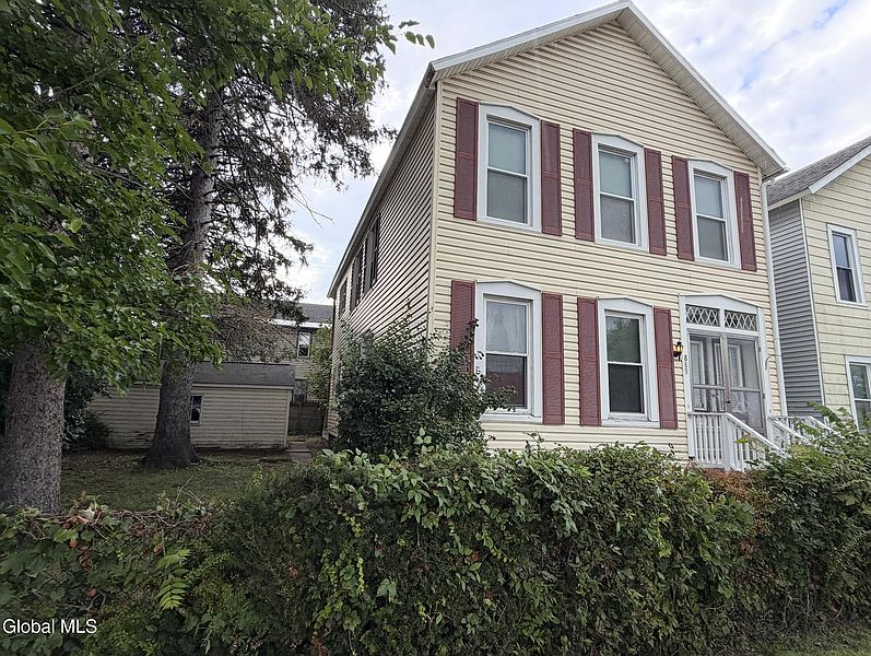 3rd image of 889 5th Avenue