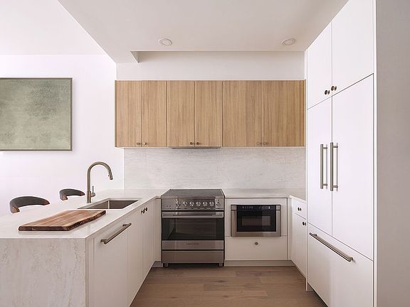 3rd image of 48 Stanhope St #1A