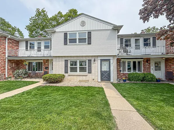 4956 West Colonial COURT, Greenfield, WI 53220