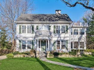 333 Cumnor Rd, Kenilworth, IL 60043