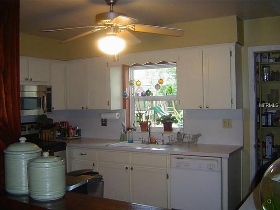 2nd image of 3112 Wessex St