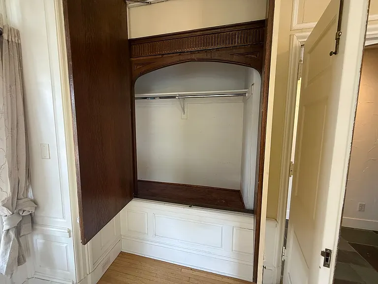 Cass Street Apartments — Photo 16