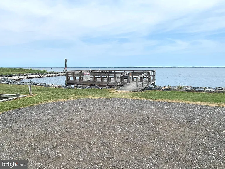 812 Petinot Pl — Photo 33