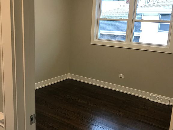 5th image of 9532 S Meade Ave