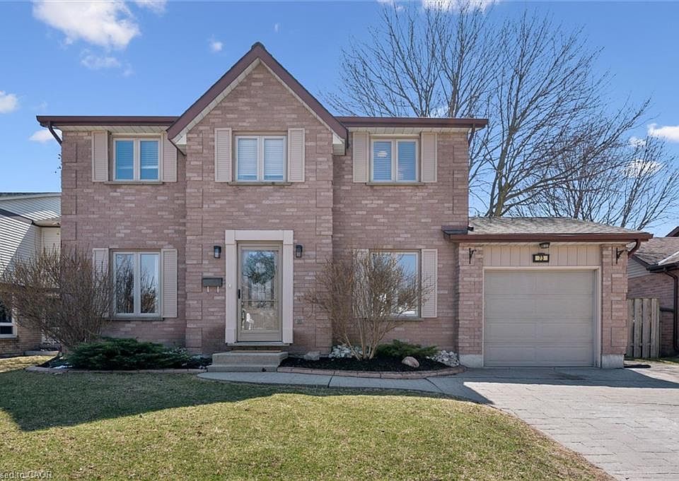 1st image of 73 Pathfinder Cres