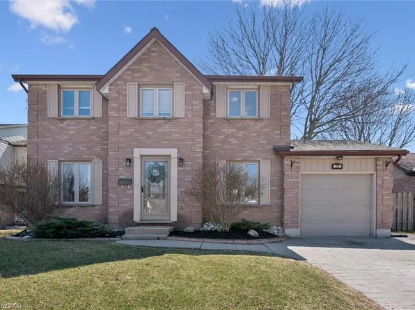 73 Pathfinder Cres, Kitchener, ON N2P 1S2