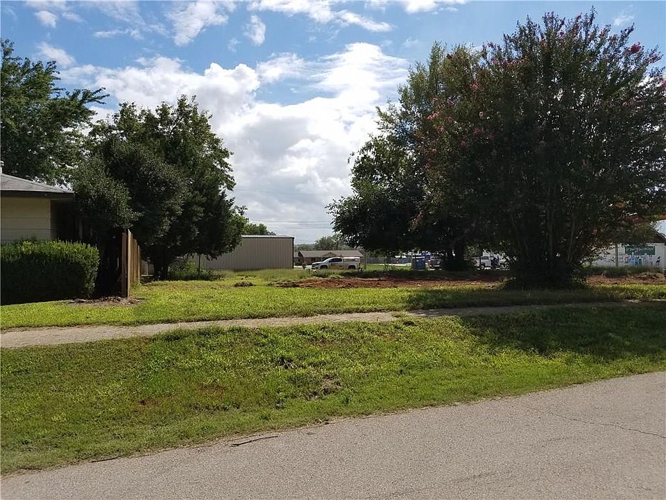1st image of 312 W Fox St Lot W-76