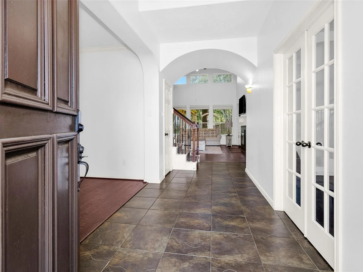 4 bed, 3.5 bath, 3396 sqft, $3,500 — Photo 3