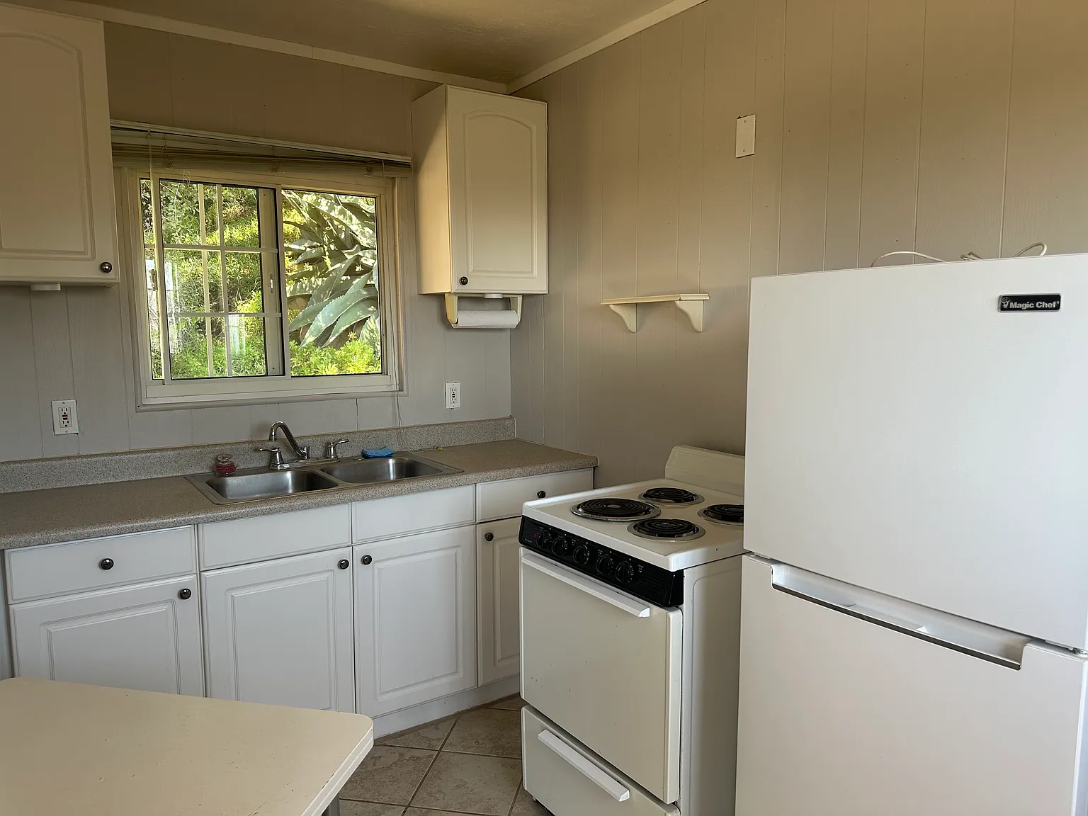Studio, 300 sqft, $1,400 — Photo 3