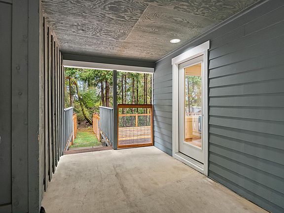 3rd image of 1574 NE Park View Dr #8